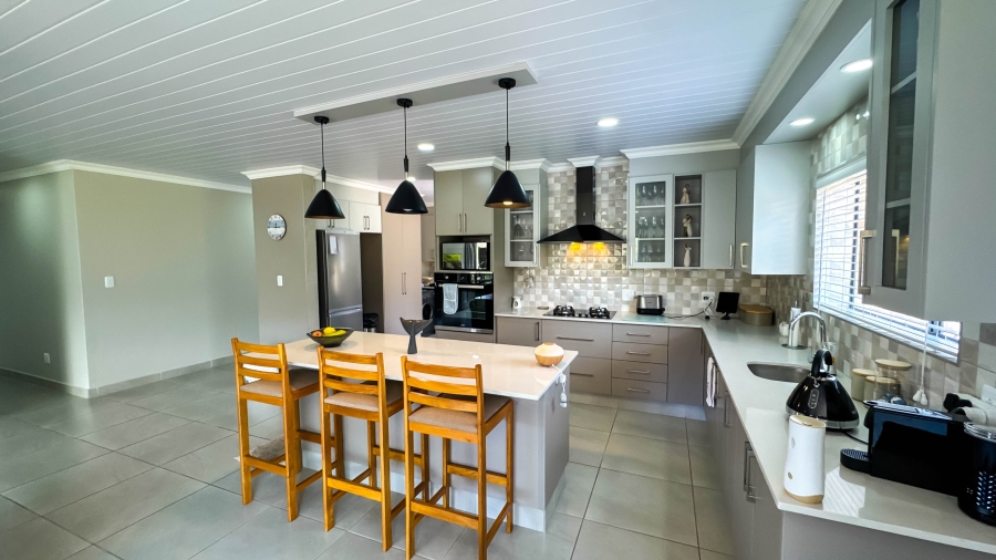 3 Bedroom Property for Sale in Dana Bay Western Cape